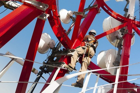 ¿Necesitas espacio en torre para montar tus antenas y equipos de radio?